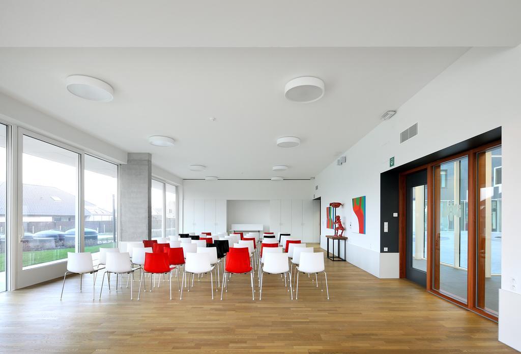Hotel Middelpunt - Gratis Parking - Ontbijt Inbegrepen! มิดเดิลแกร์เกอ ภายนอก รูปภาพ